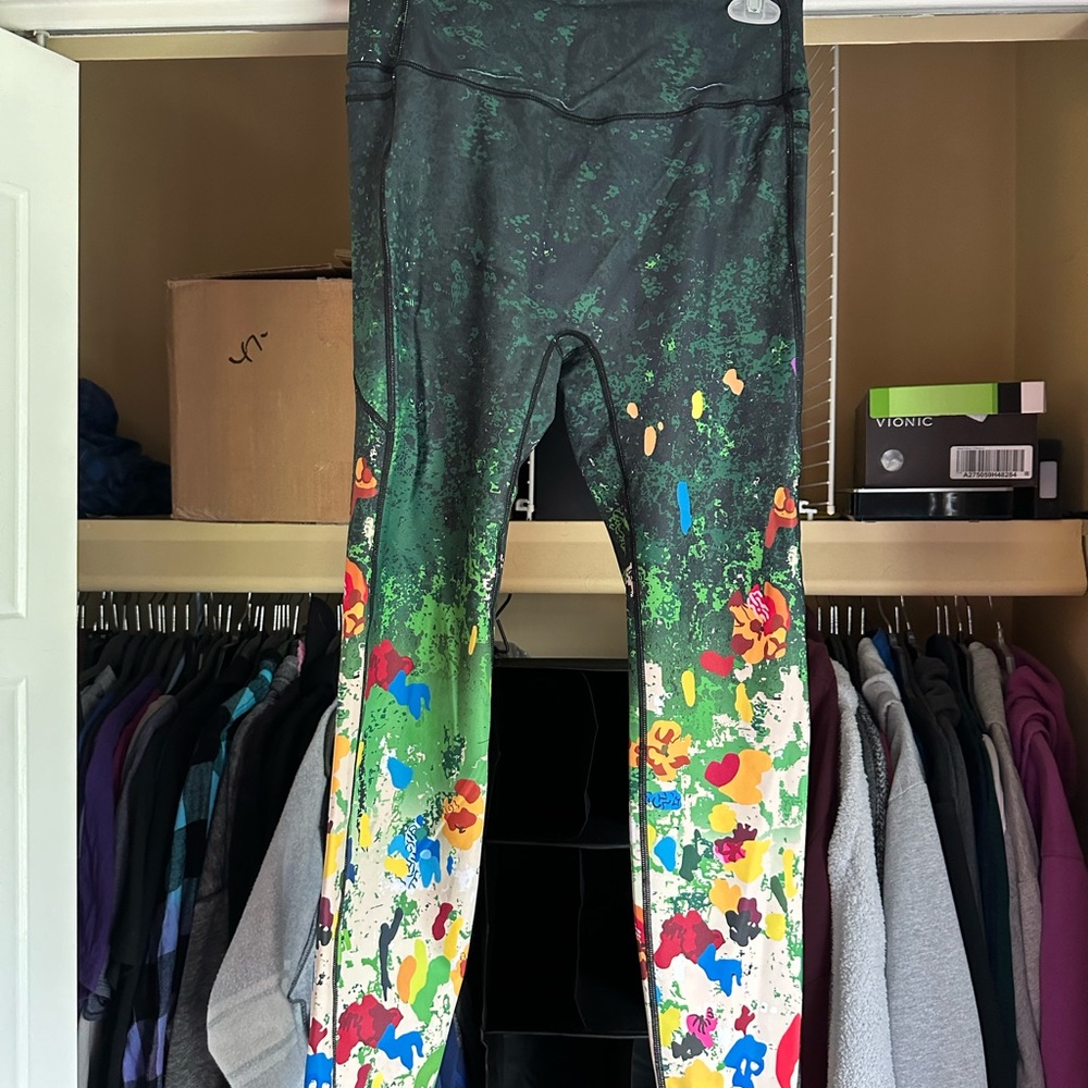 Axmove green floral leggings NWT
